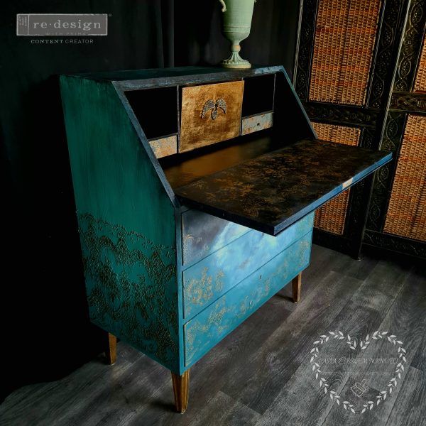 Distressed Wallpaper - Stencil 18×21 by Redesign with Prima!